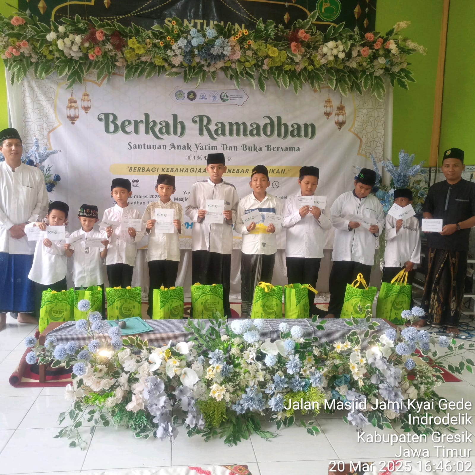 BMT MANDIRI SEJAHTERA CAB SEMBAYAT ikut berpartisipasi dalam kegiatan Berkah Ramadhan  Santunan anak yatim yang dilaksanakan oleh Himpunan Mahasiswa Ekonomi Syariah Universitas Qomaruddin Gresik. 