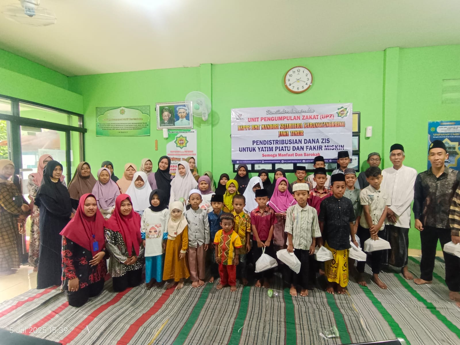 Kegiatan santunan 10 Muharram KSPPS BMT MANDIRI  SEJAHTERA KANTOR CABANG SEMBAYAT