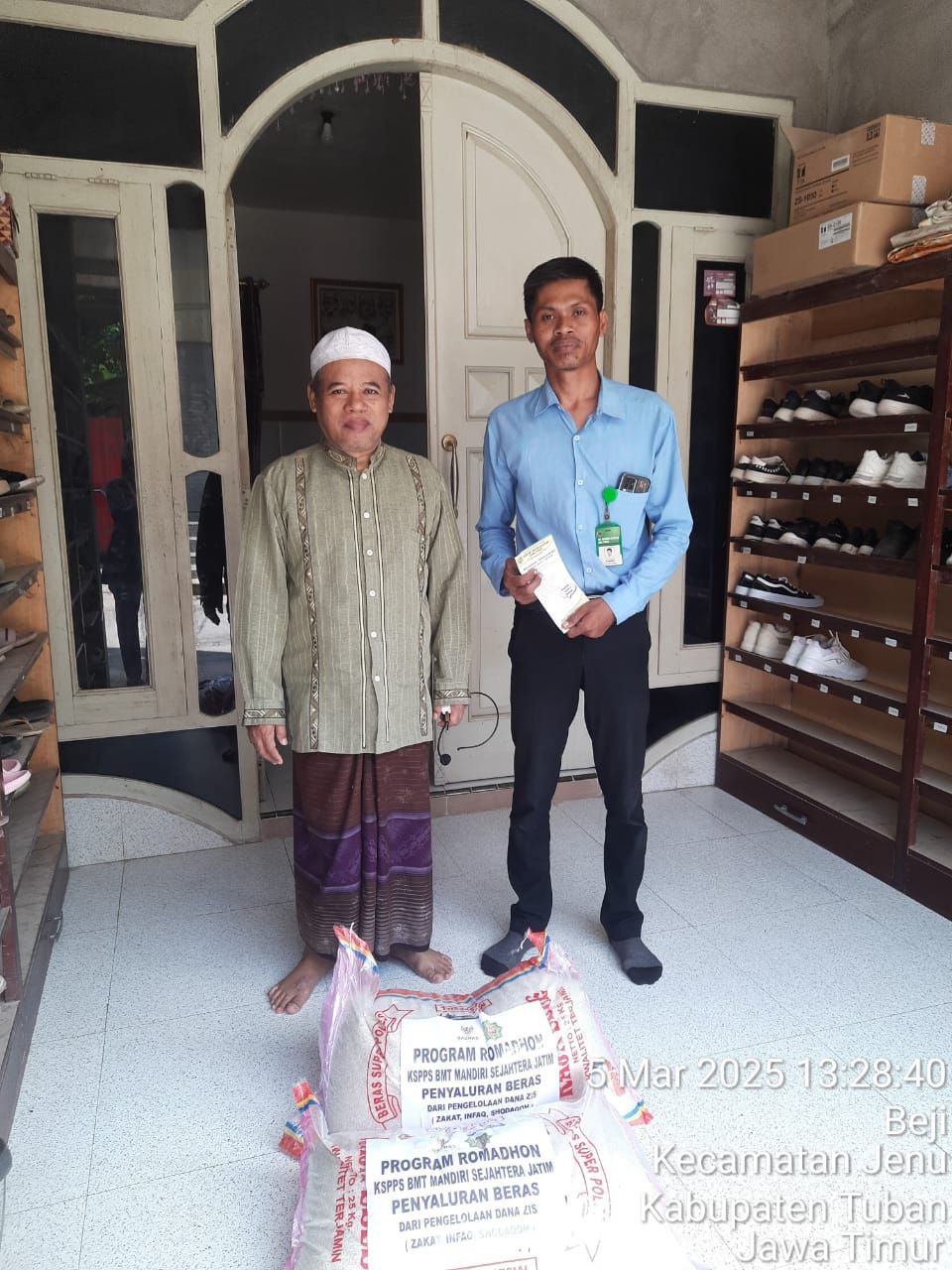 Penyerahan Beras untuk Ponpes Manbail Futuh di wilayah kantor  Jenu