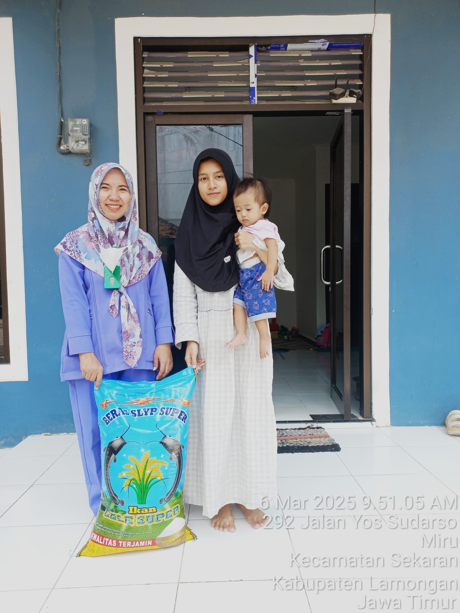 Penyerahan Beras untuk Ponpes Roudho Alfah Miru di wilayah kantor Pangean