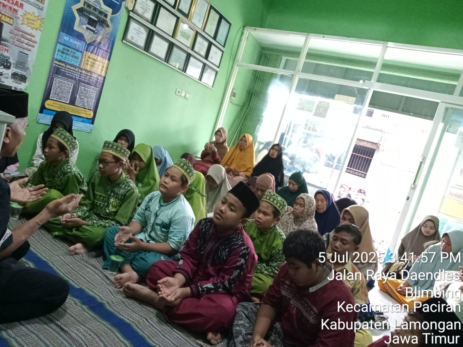 Kegiatan santunan 10 Muharram KSPPS BMT MANDIRI  SEJAHTERA KANTOR CABANG BLIMBING
