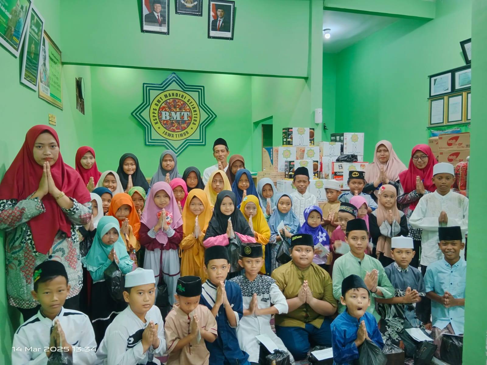 Kegiatan Santunan Bulanan yang diadakan secara Serentak di Seluruh Kantor Cabang KSPPS BMT Mandiri Sejahtera Jawa Timur pada Jumat, 14 Maret 2025 (14 Romadhon 1446 H)