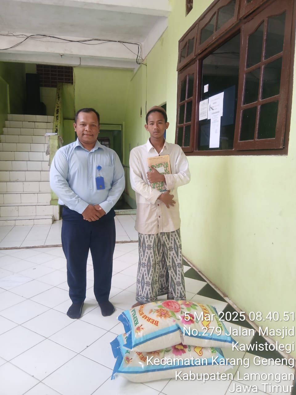 enyerahan Beras untuk Ponpes Al Muslimun Kawistolegi, di wilayah kantor Pangean