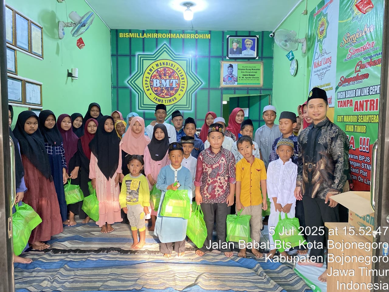 Kegiatan santunan 10 Muharram KSPPS BMT MANDIRI  SEJAHTERA KANTOR CABANG BAURENO