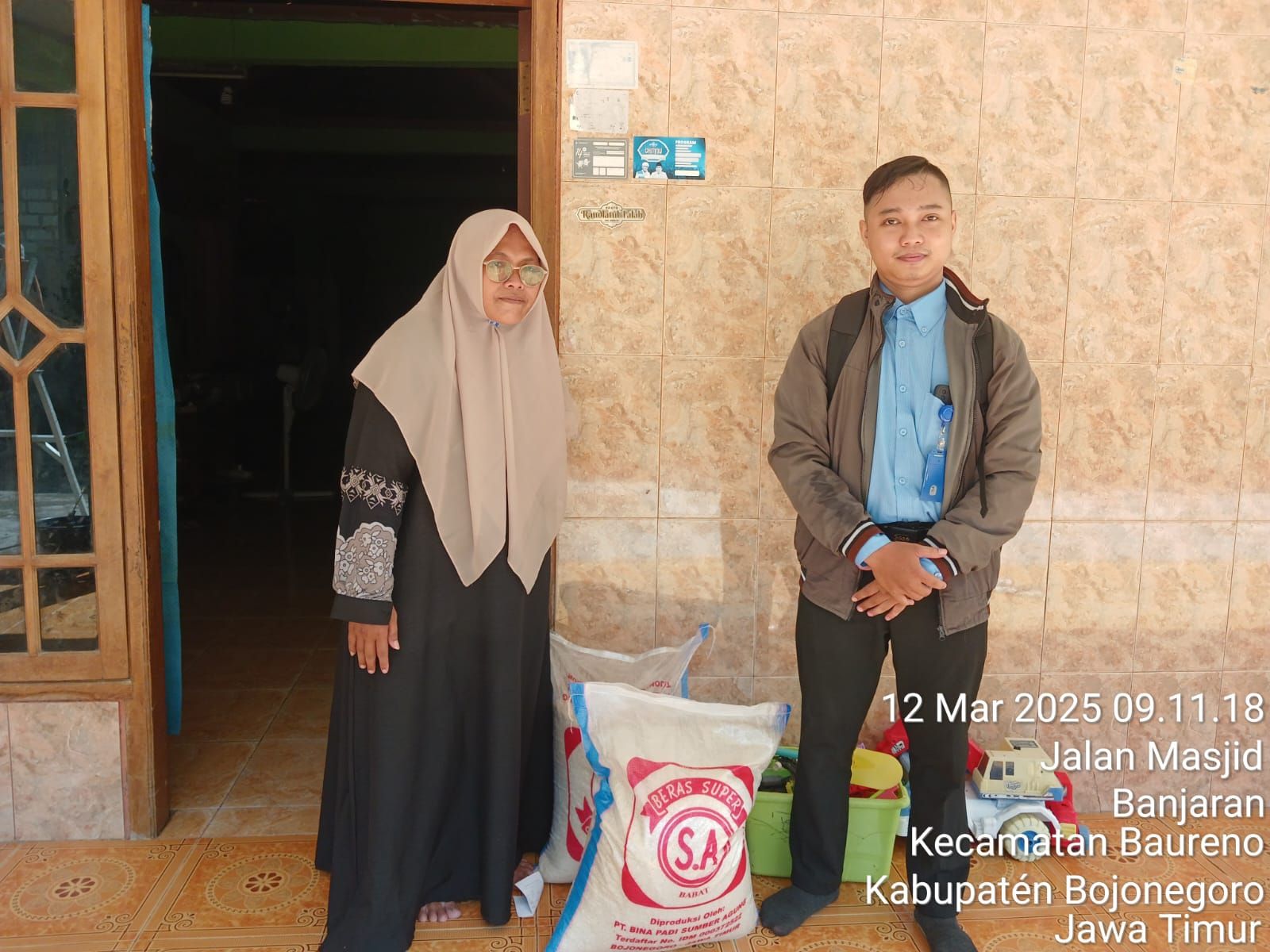 Penyaluran beras untuk pondok pesantren sekitar wilayah BMT Cabang Baureno