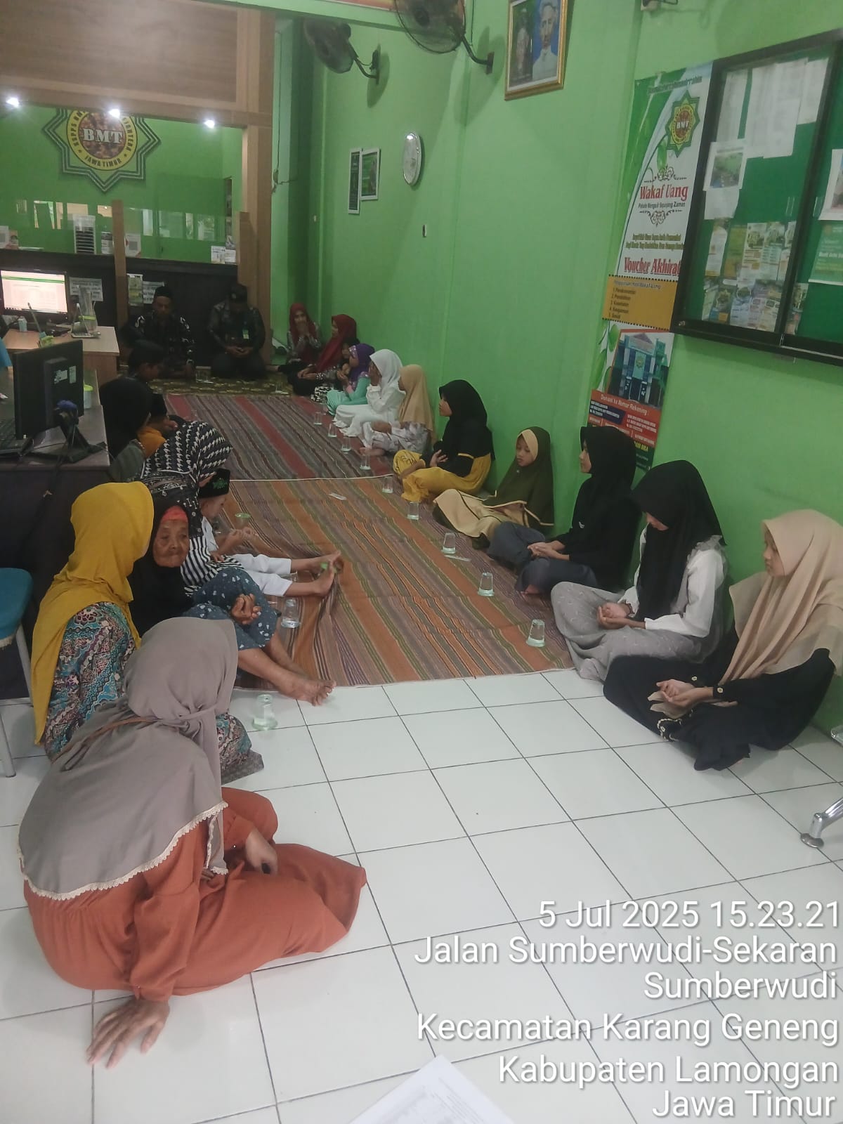 Kegiatan santunan 10 Muharram KSPPS BMT MANDIRI  SEJAHTERA KANTOR CABANG SUMBERWUDI 