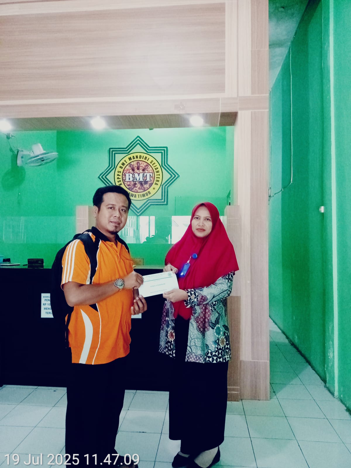  Penyerahan bantuan dana untuk pembangunan TPQ AL MUTTAQIN SONOADI