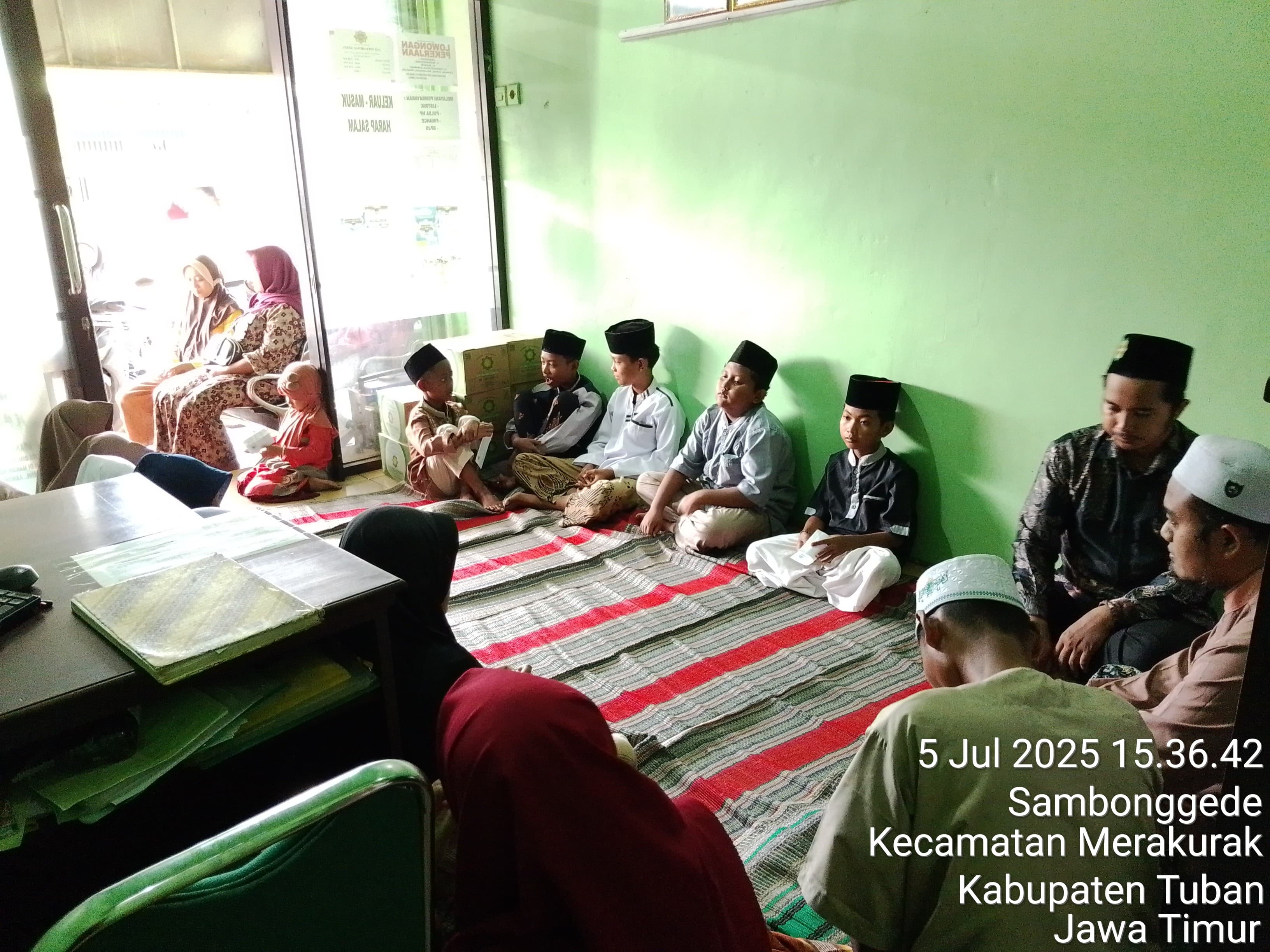 Kegiatan santunan 10 Muharram KSPPS BMT MANDIRI  SEJAHTERA KANTOR CABANG MERAKURAK