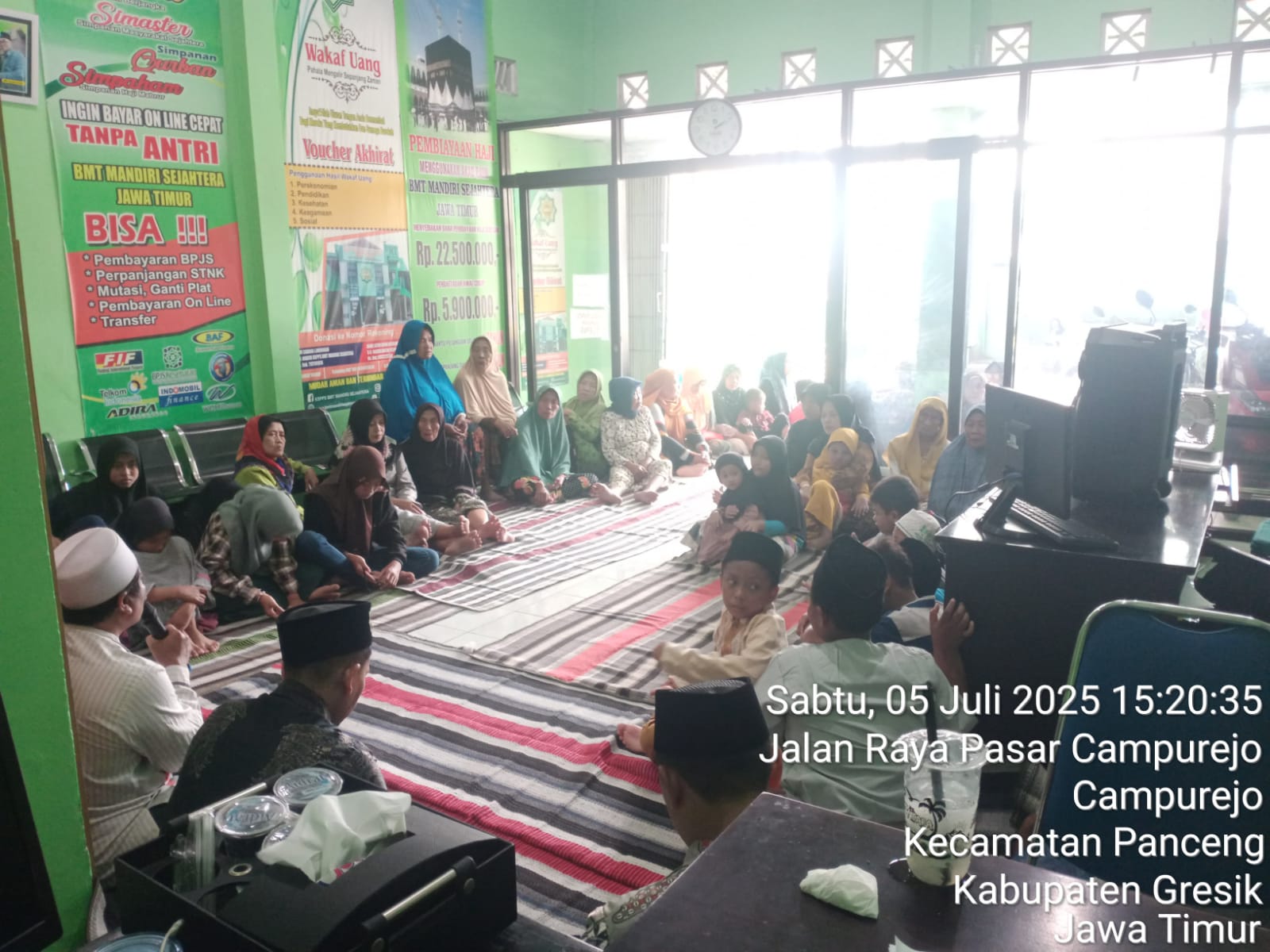 Kegiatan santunan 10 Muharram KSPPS BMT MANDIRI  SEJAHTERA KANTOR CABANG CAMPUREJO